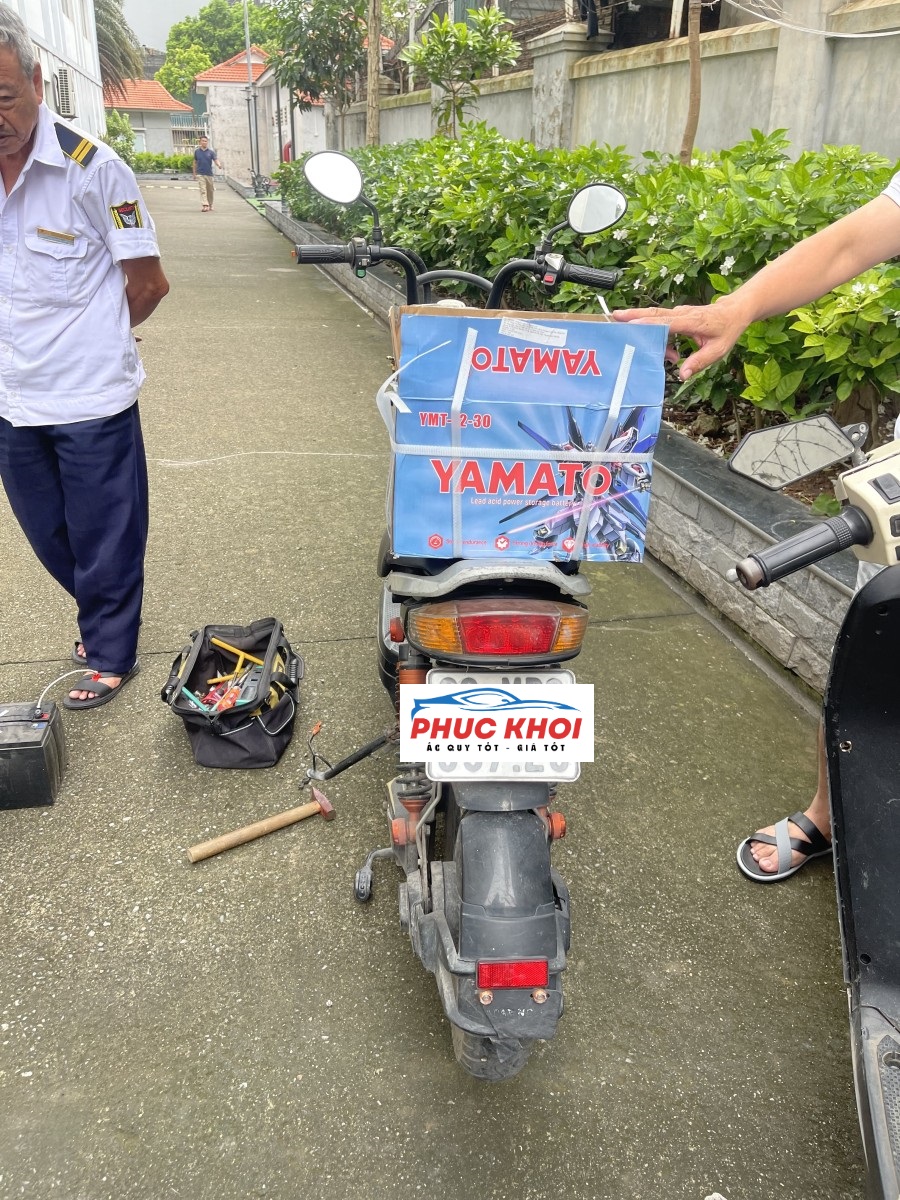 Thay Ắc Quy Xe Yadea Chính Hãng, Giá Tốt, tận nơi